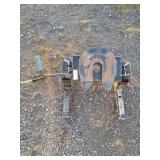Fifth wheel hitch plate