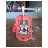 Pipe Master No. 00H Pipe Vise
