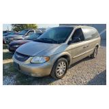 2002 Chrysler Town And country LX i