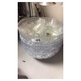 4 Plastic puch bowls wih water glasses