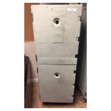 Cambro w/ wheels