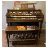 Vintage Wurlitzer 4573 Electronic Organ