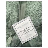 GREEN CABLE KNIT THROW GREEN CABLE KNIT THROW