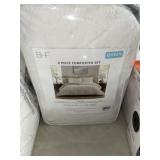 WHITE QUEEN 3PC COMFORTER SET WHITE QUEEN 3PC COMFORTER SET