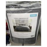 KING GRAY AND WHITE 3PC COMFORTER SET KING GRAY AND WHITE 3PC COMFORTER SET