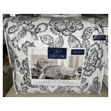 QUEEN COMFORTER & COVERLET SET QUEEN COMFORTER & COVERLET SET