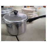Modern Pot W/Lid Modern Pot W/Lid