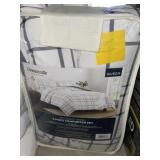 WHITE AND GRAY QUEEN COMFORTER ONLY WHITE AND GRAY QUEEN COMFORTER ONLY