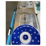 PLASTIC TRAYS AND BOWLS PLASTIC TRAYS AND BOWLS