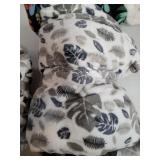 Monte & Jardin - Ultra Plush Throw Monte & Jardin - Ultra Plush Throw