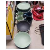 22 Piece - Two Tone Green Dishware Set