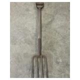 Vintage 4-prong hay pitchfork