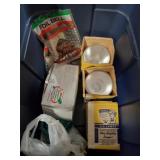 Tote w/ lid of FG 4058-X light bulbs & Christmas