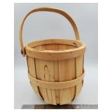Small gathering basket
