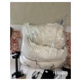 Queen Sz Quilt & 2 Shams