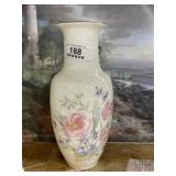 Japan Hand Painted Gold Trim Vase