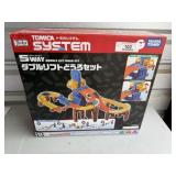 Tomy 5 Wat Double Lift Road Set