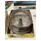 Vintage Pie Pans & Bundt Pan