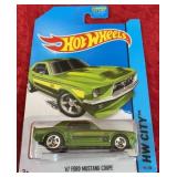 6 Hot Wheels Collector Cars