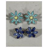 2 Pair Vintage Flower Earrings