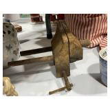 Cast Iron Corner Vise