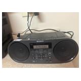 Sony DVD / AM FM Radio