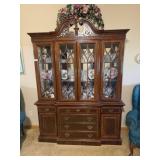 China Cabinet / Hutch