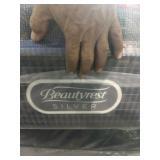 Queen Simmons Beauty Rest