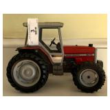 ERTL Massey Ferguson 3070 Tractor