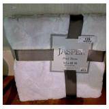 Jasper Plush Throw