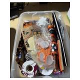 Tote of Halloween Craft Dï¿½cor