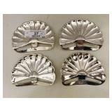 4 Shell Shaped Dishes