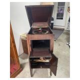 Aeolian Vo Ealion Gradula Record Player