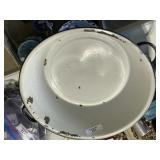 Blue / White Granite Ware Wash Pan