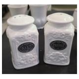 Beautiful Porcelain Salt / Pepper Shaker