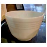 Pyrex & Mixing Bowl