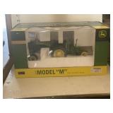 SPEC CAST 1957 Model "M" Toy Tractor