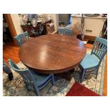Beautiful Tiger Oak Dining Table & Chairs