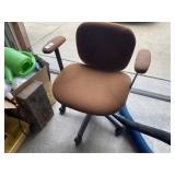 Rolling Swivel Arm Chair