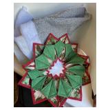 Christmas Fabric Skirt Dï¿½cor