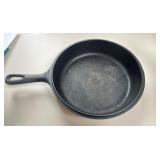 10-Inch No-Name Cast Iron Pan