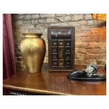 Vase-Wine Case- Lion Décor