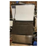 Free Standing Commercial Ice Machine