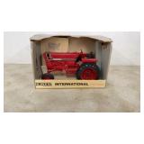 IH 966 Die Cast Tractor IH 966 Die Cast Tractor