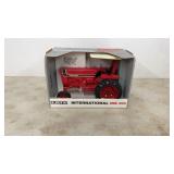 IH 1066 ROPS Die Cast Tractor IH 1066 ROPS Die Cast Tractor