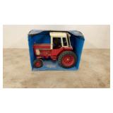 IH 1586 Die Cast Tractor IH 1586 Die Cast Tractor