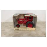 IH 1566 Die Cast Tractor IH 1566 Die Cast Tractor