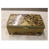Jewlry box w/costume jewlry Jewlry box w/costume jewlry