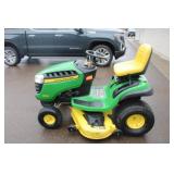 John Deere D140 Riding Mower John Deere D140 Riding Mower