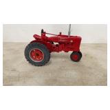 Farmall Super M-TA Die Cast Tractor Farmall Super M-TA Die Cast Tractor